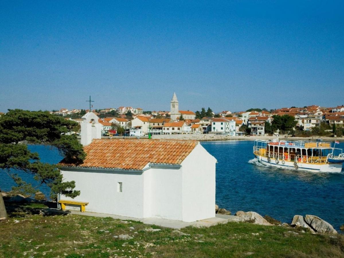 Fabulous Holiday Home In Pako Tane With Swimming Pool Pakoštane Zimmer foto